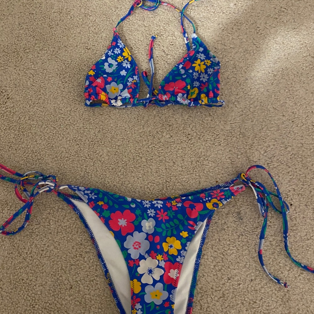 Bright swimwear bikini set
